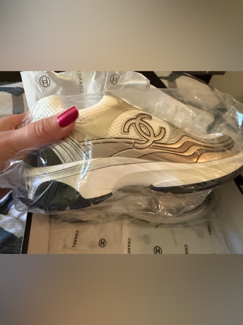 CHANEL White and Gold Low-Top Sneakers No BOX - Picture 5 of 8